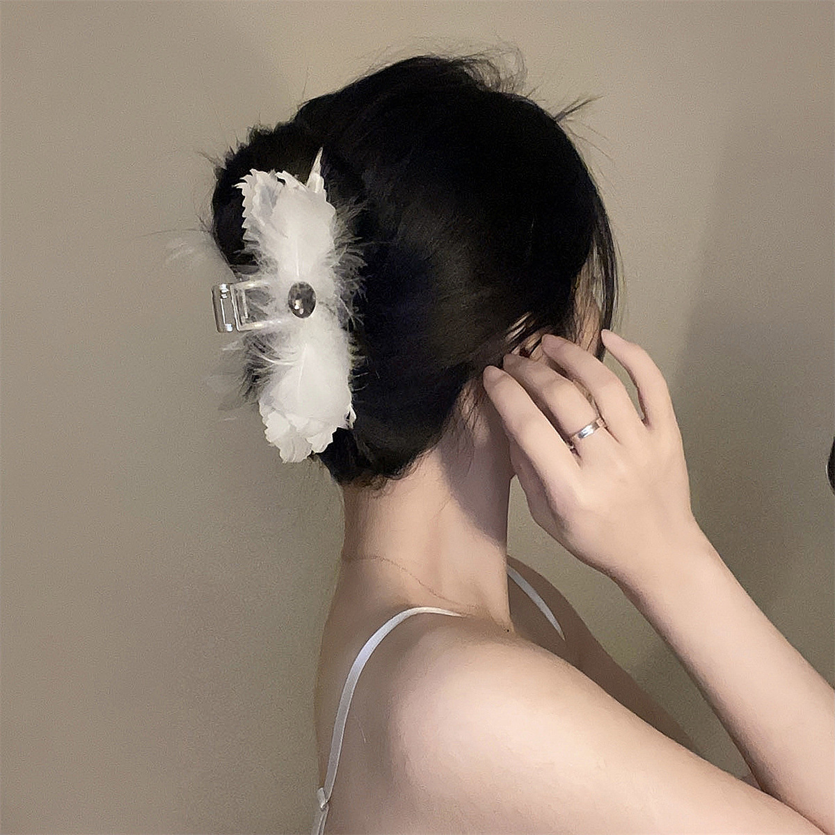 กิ๊บติดผมผู้หญิง แบบเกาหลี ขนน - Accessories Brand For Women บทวิจารณ์และราคา