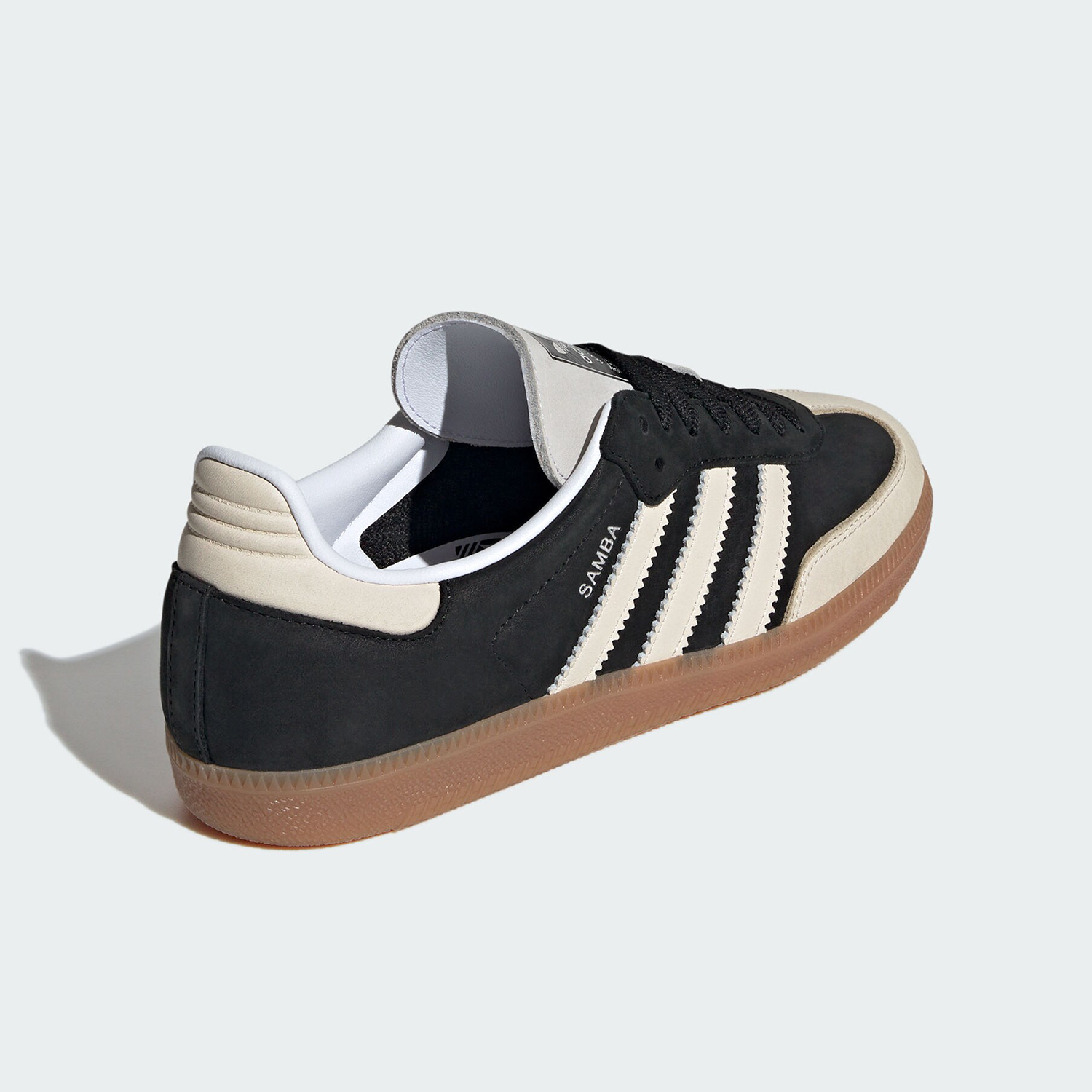 Adidas รองเท้ากีฬาและรองเท้าพั - Women'S Accessories Adidas บทวิจารณ์และราคา